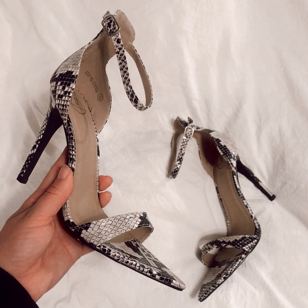 MISSGUIDED Barely There Pointed Toe Snakeskin Heel